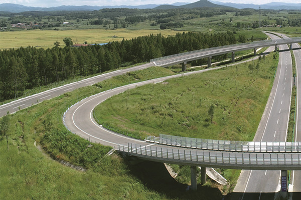 辉南至白山高速公路交工